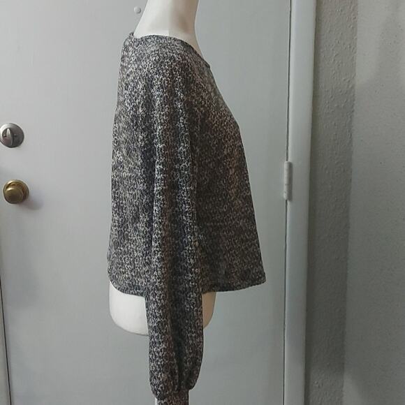 SHEIN Black,/White Puff Sleeve Crew Neck Sweater M Cozy Comfy Winter Fall Twee - Picture 4 of 10